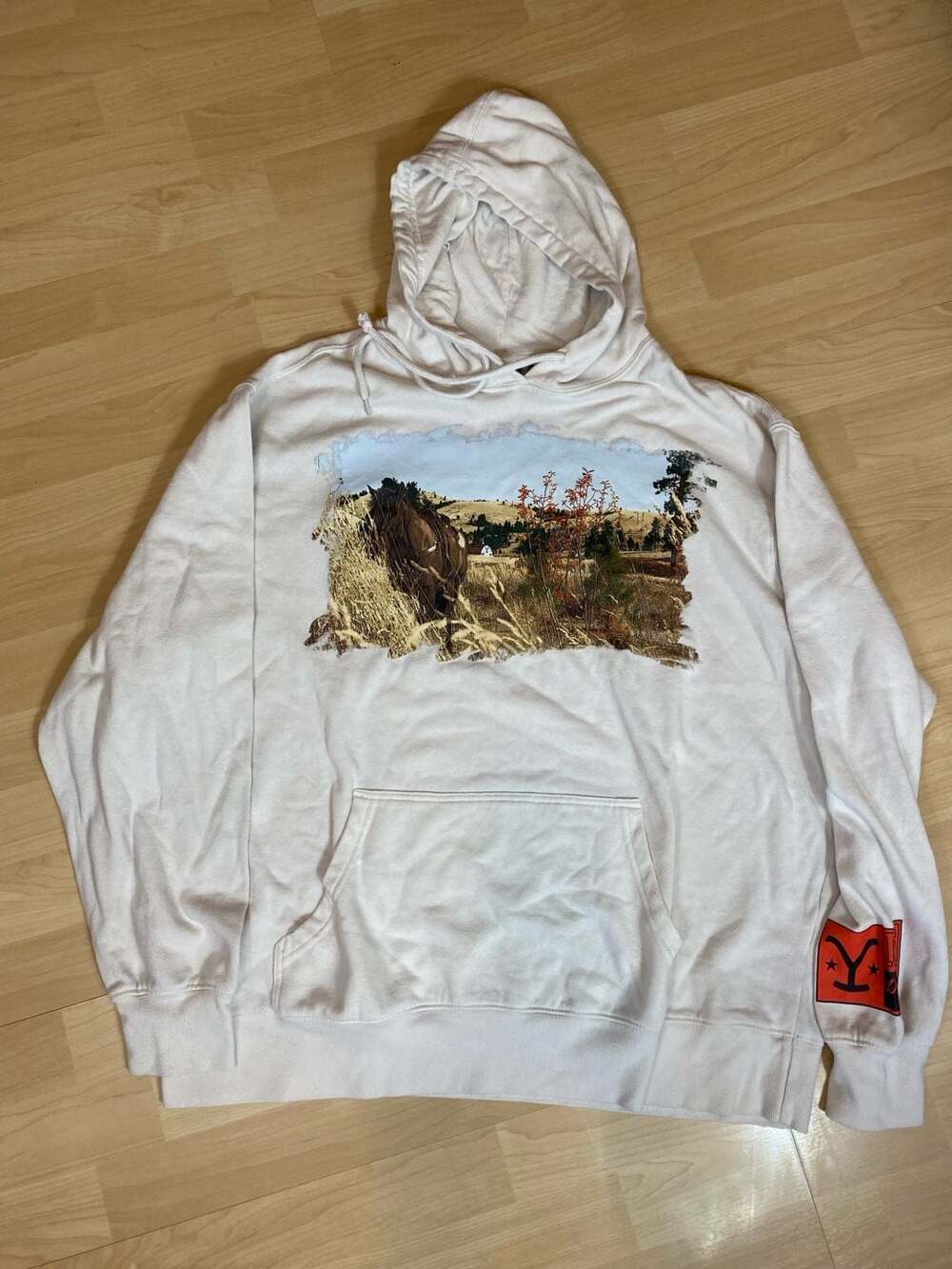 Yellowstone Dutton Ranch Horse Graphic Hoodie Sweatshirt Men’s XL Beige/Creme